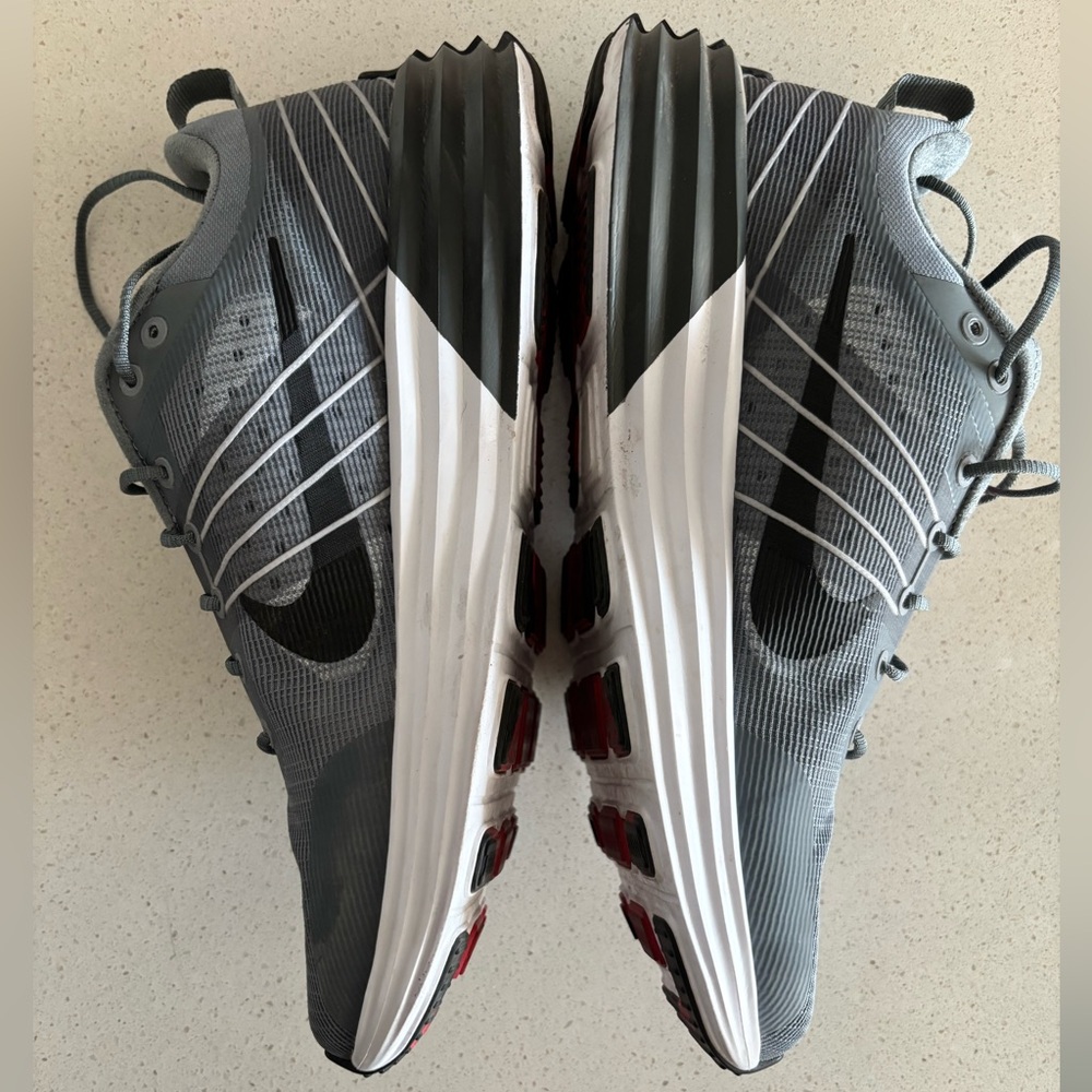 9.5 Men’s Nike Lunar